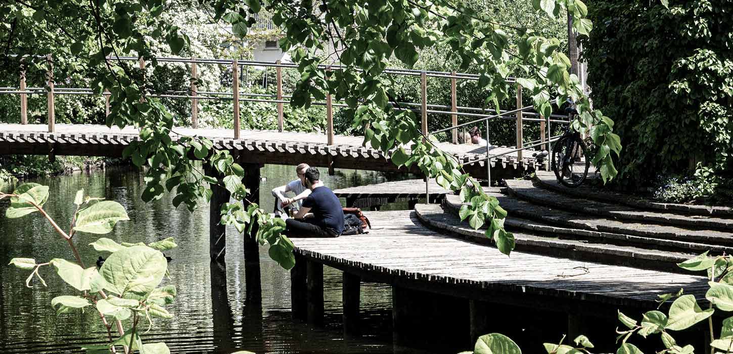 Freunde im Märchengarten