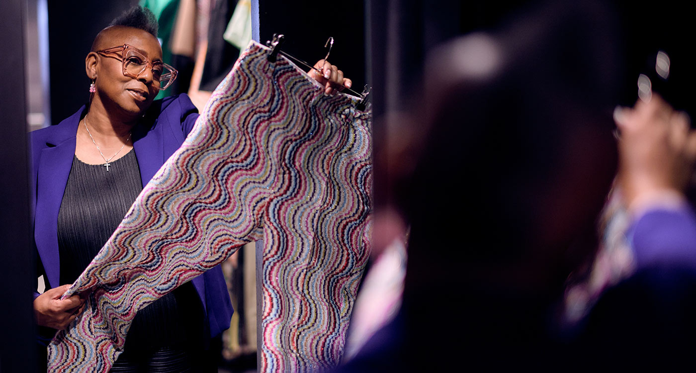 Isa shopper bukser i Dr. Adams