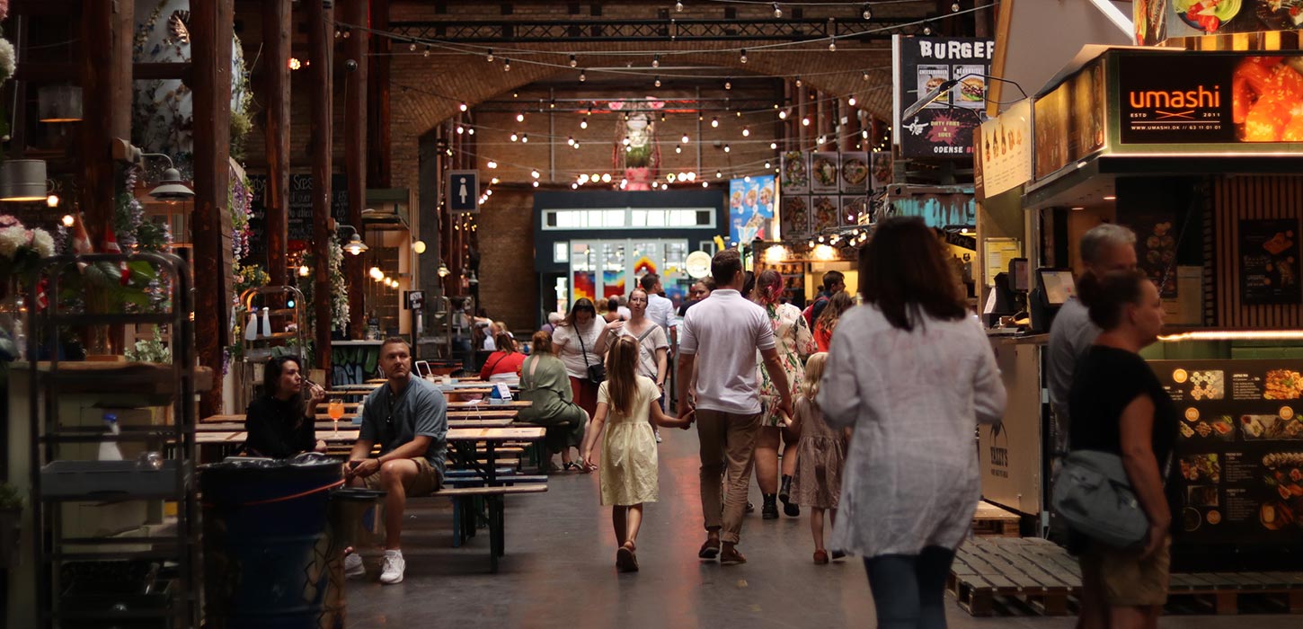 Folk i Storms Pakhus