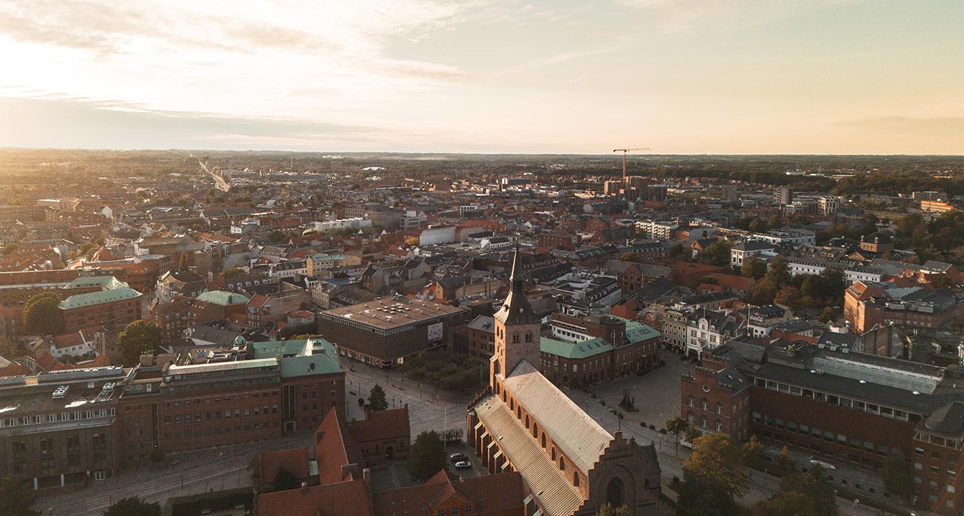 odense skyline drone solopgang