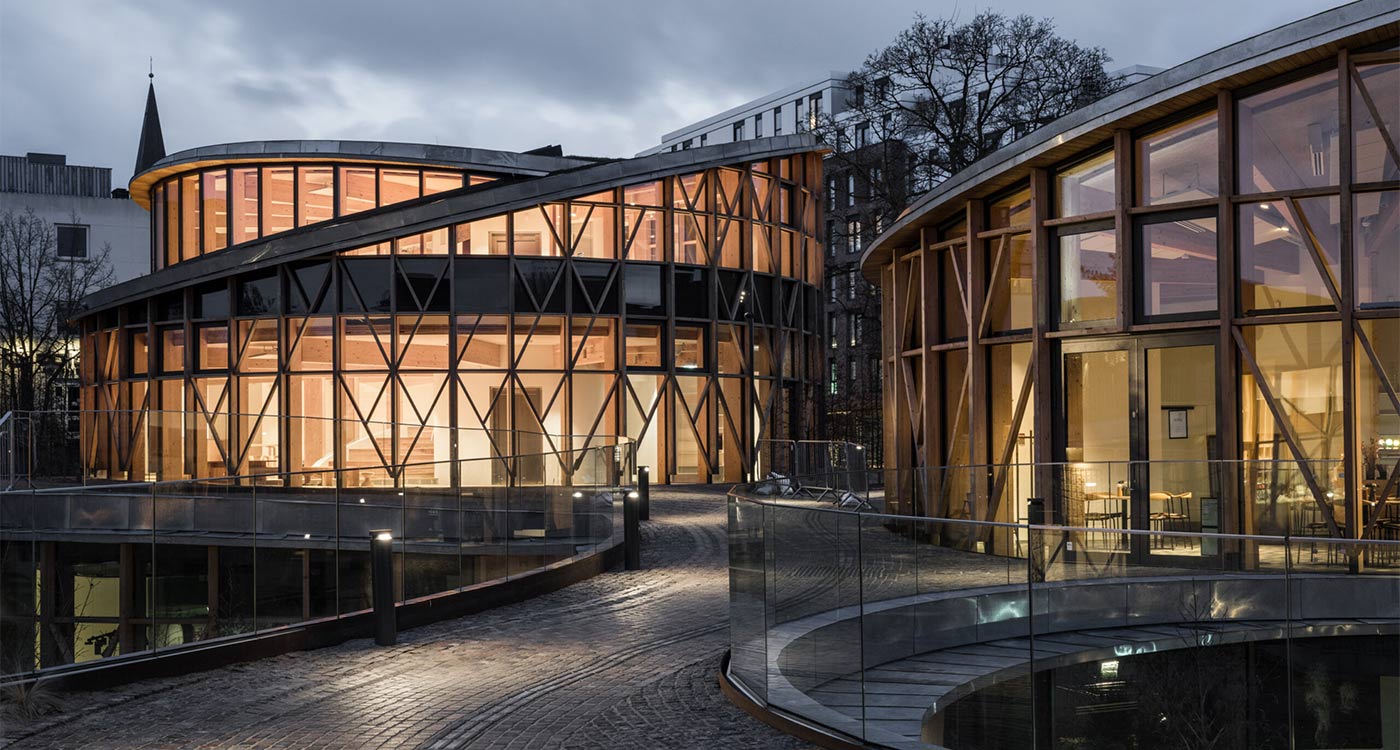 H.C. Andersens Hus med tændt lys