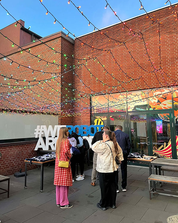 Praktikanter til netværksevent