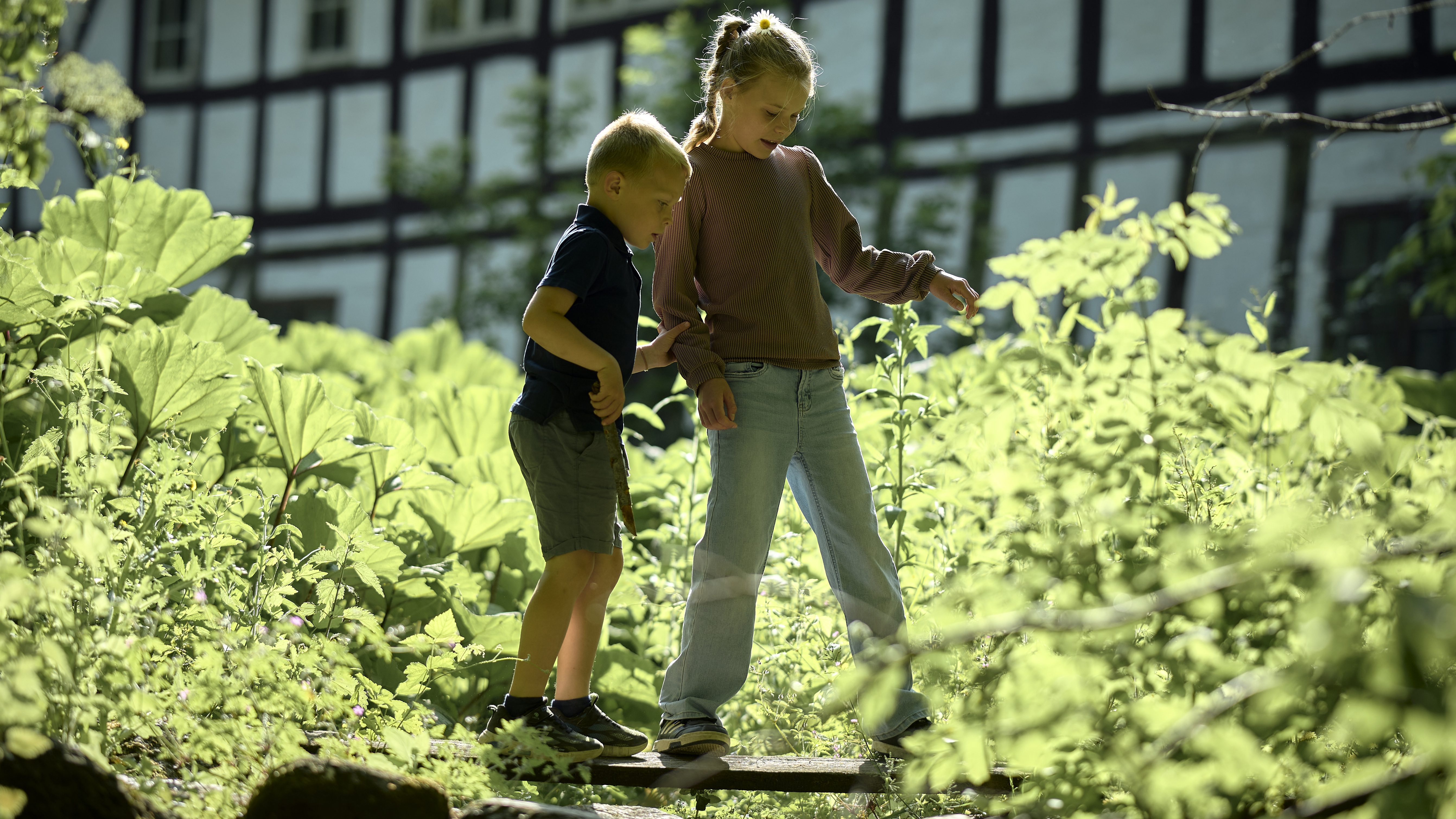 Den Fynske Landsby - børn på bro