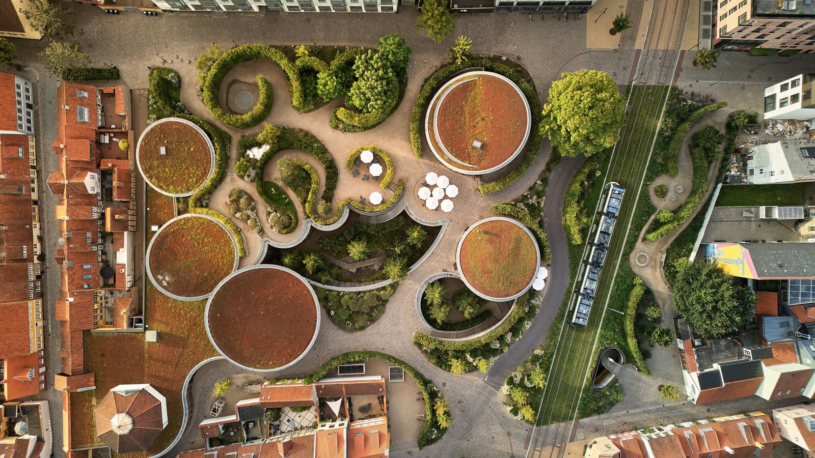 HCA hus lodret over drone