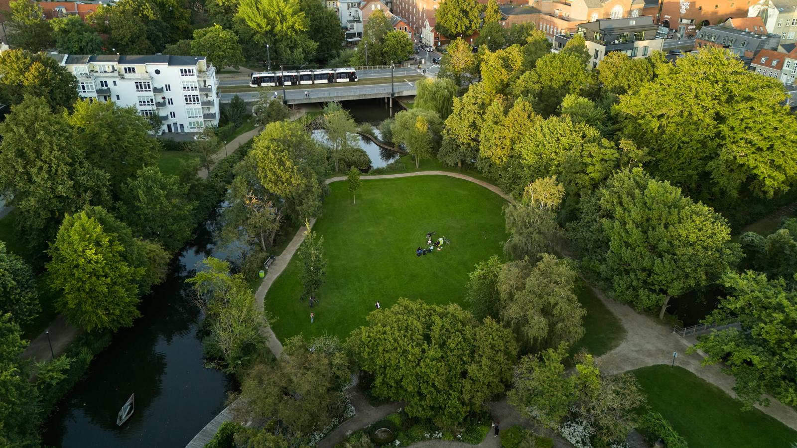 picnic i eventyrhaven drone
