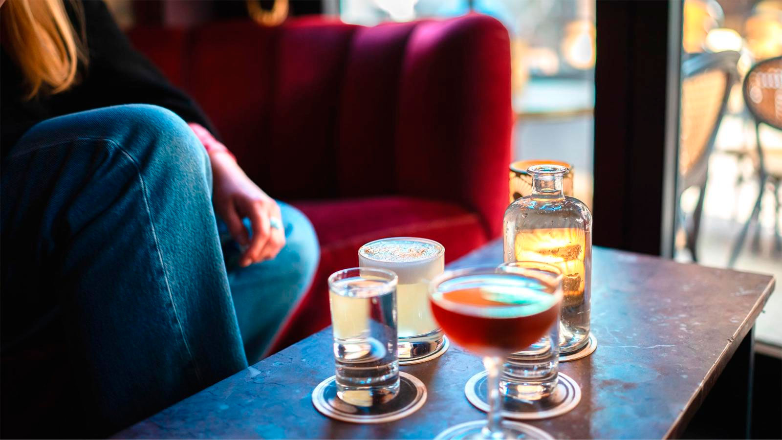 Cocktails på Bar Visit