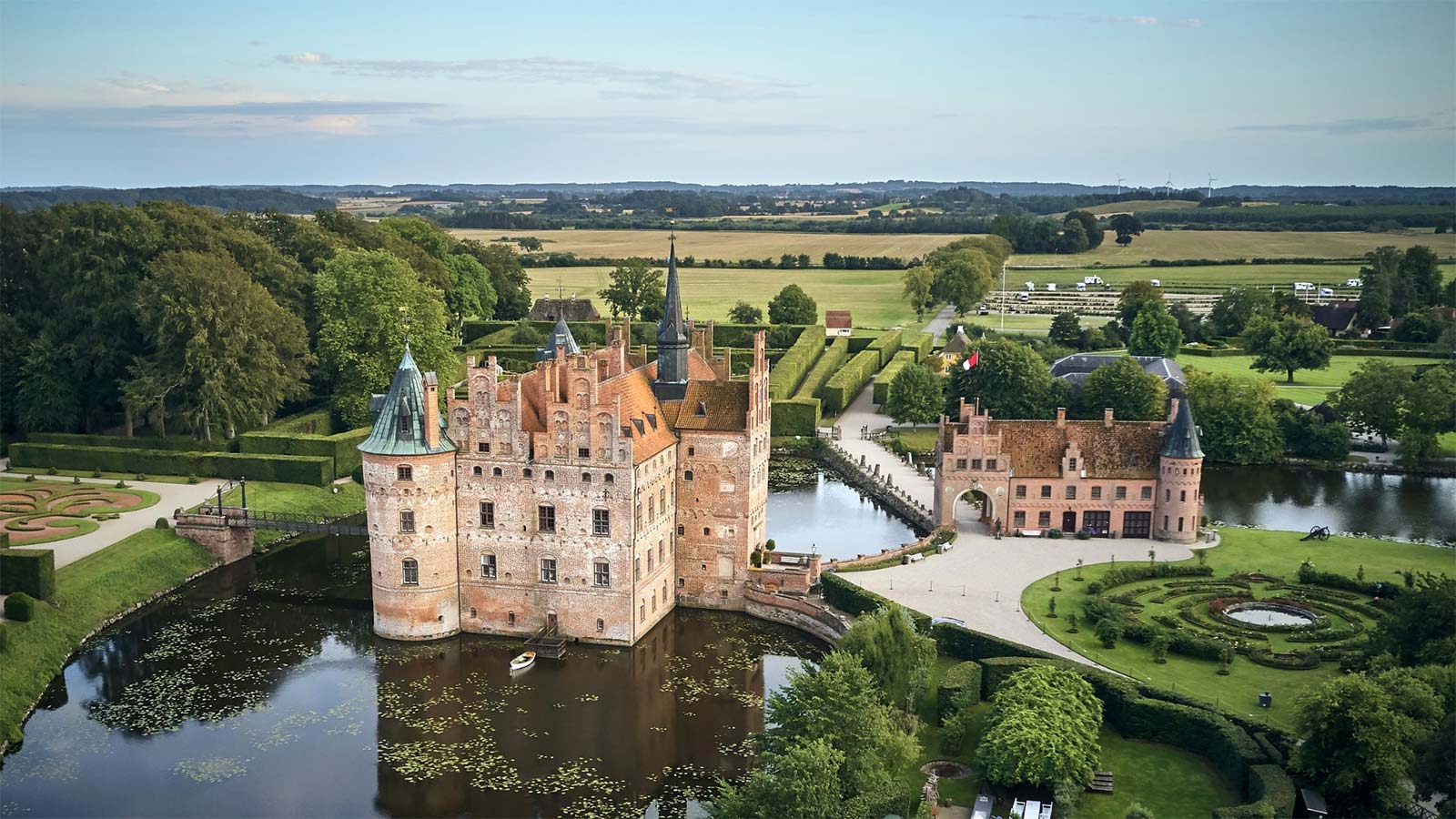 Egeskov Slot drone