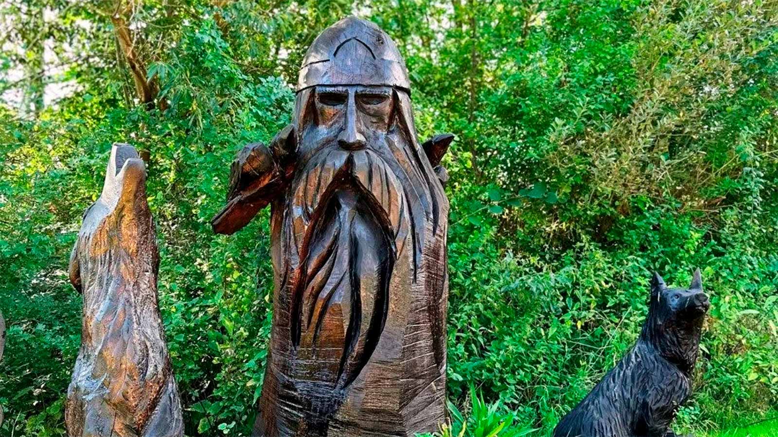 Odin Alfaderen træfigur