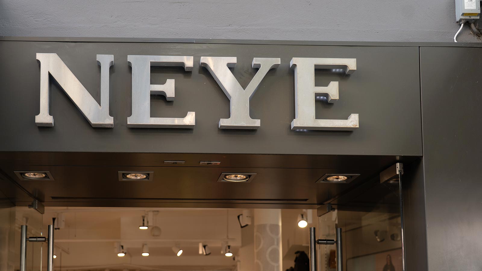Neye