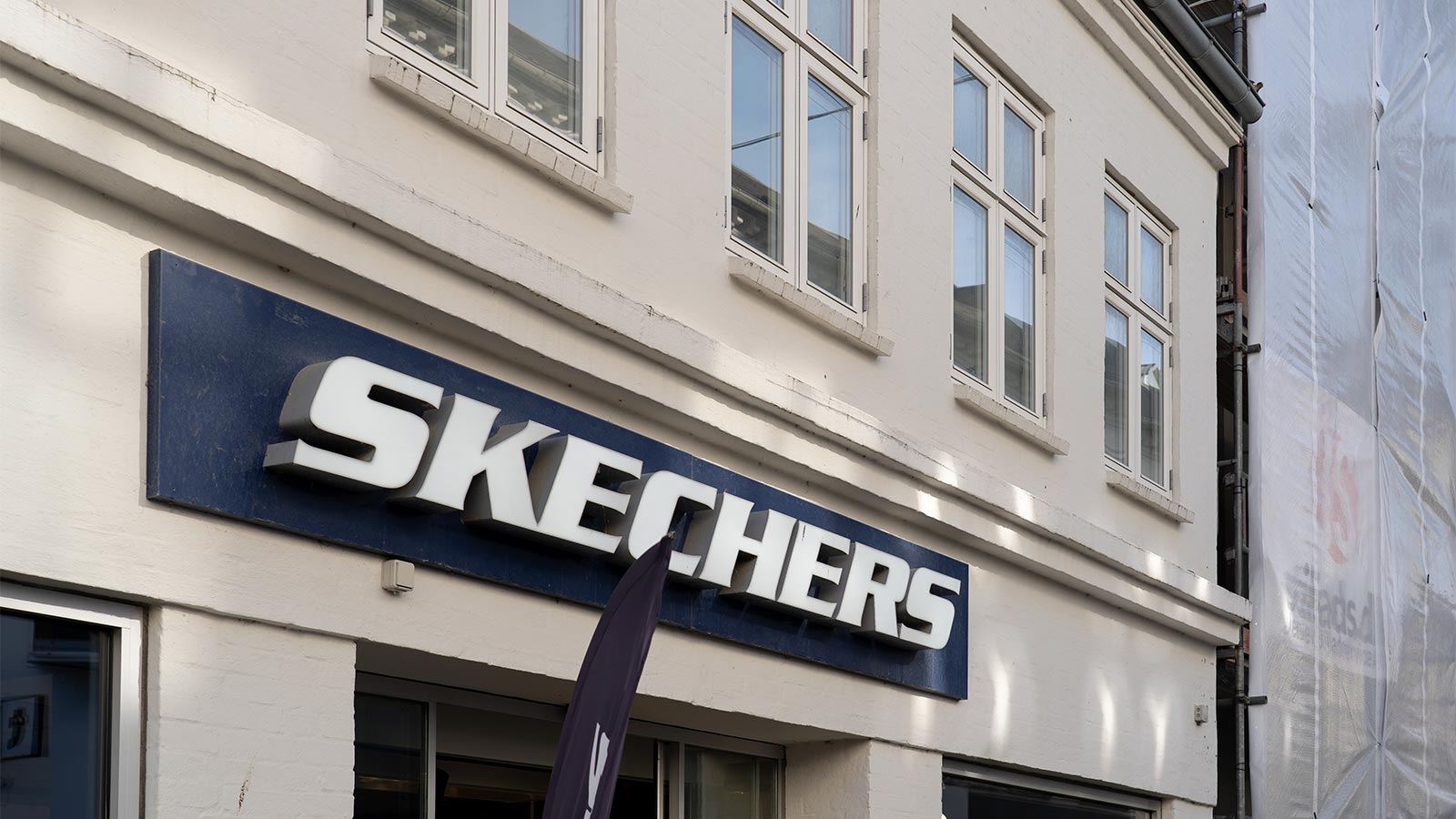 Skechers