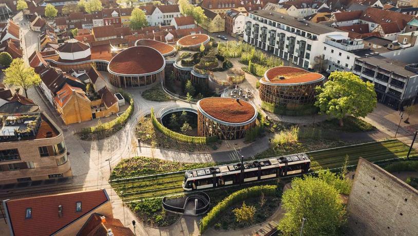 Dronefoto over den gamle bydel med H.C. Andersens Hus