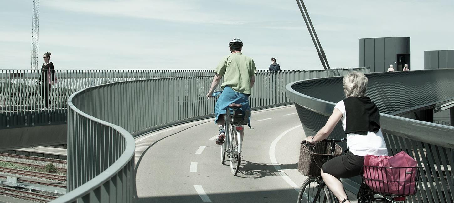 Two cyclists on the City Bridge