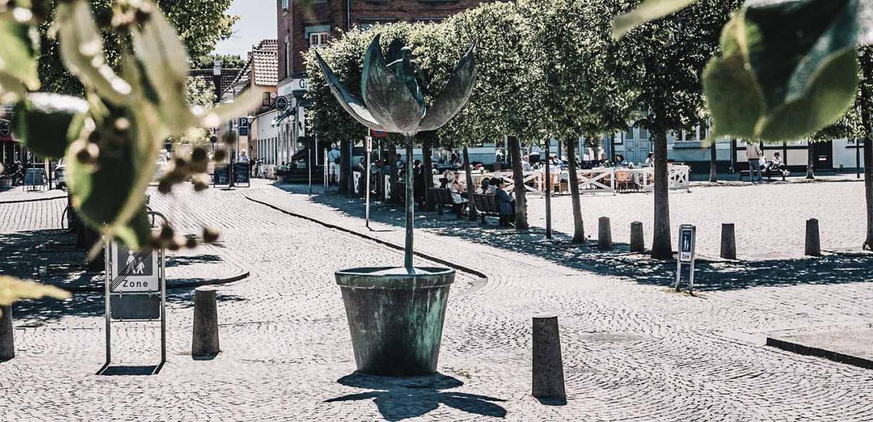 Sculpture "Thumbelina" on Sortebrødre Torv