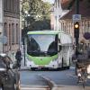 Bybus i smal gade