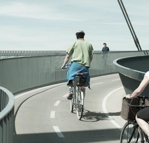 Two cyclists on the City Bridge