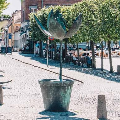 Sculpture "Thumbelina" on Sortebrødre Torv