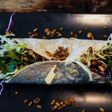 vegansk wrap på Café Kosmos