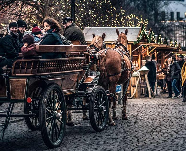 Carriage ride at the Christmas market
