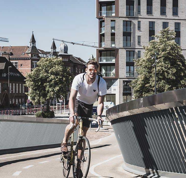 Two cyclists on the City Bridge