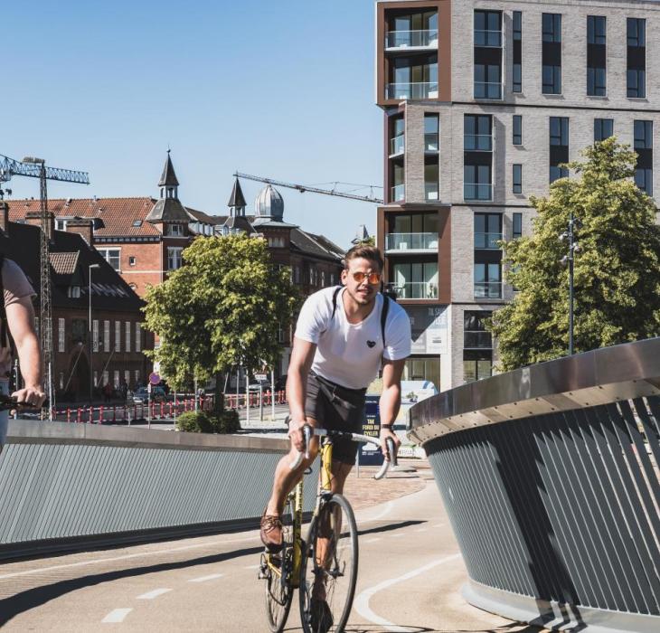 Two cyclists on the City Bridge